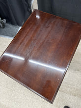 Load image into Gallery viewer, End Table
