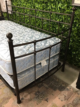 Load image into Gallery viewer, Day Bed with Mattress
