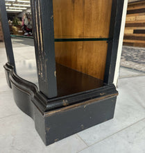 Load image into Gallery viewer, Cabinet
