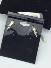 Load image into Gallery viewer, Earrings
