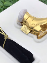 Load image into Gallery viewer, Estee Lauder Pleasures Ice Skate Compact NEW! IN BOX
