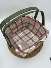 Load image into Gallery viewer, Longaberger Basket
