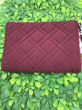Load image into Gallery viewer, Vera Bradley Purse
