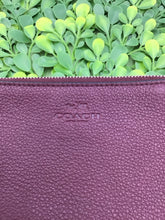 Load image into Gallery viewer, Coach Purse
