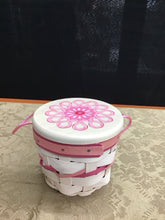 Load image into Gallery viewer, Longaberger Basket
