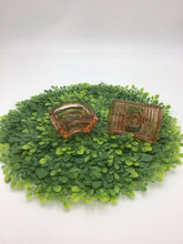 Load image into Gallery viewer, Art Deco Pleated Fan amber glass powder jar Fan
