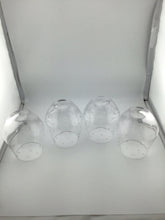 Load image into Gallery viewer, Kate Spade Larabee Dot Set 4 New in Box
