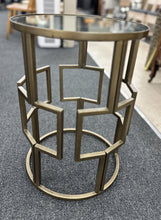 Load image into Gallery viewer, End Table
