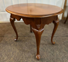 Load image into Gallery viewer, End Table
