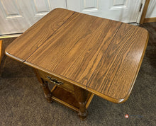 Load image into Gallery viewer, Oak End Table
