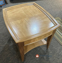 Load image into Gallery viewer, End Table
