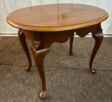 Load image into Gallery viewer, End Table
